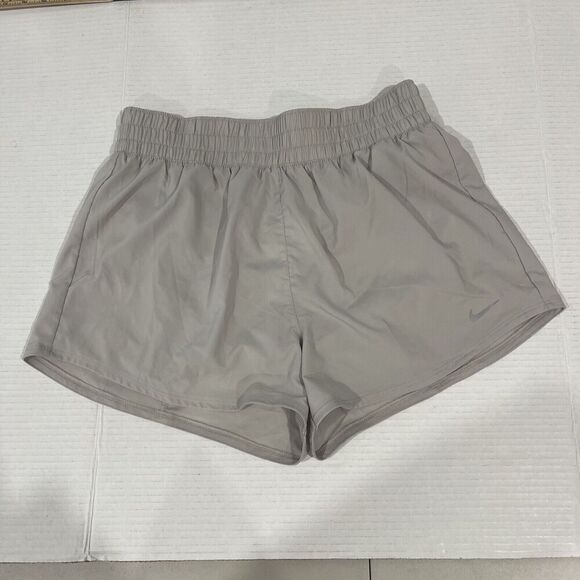 Nike Pants - Nike Dri-Fit Women M Short Beige Grey Lined 2.5” Pocket Running High Rise